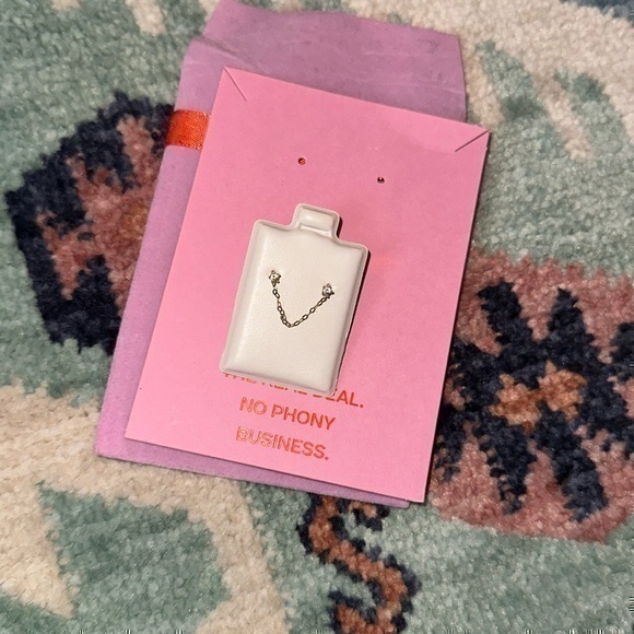 Banter 10k yellow gold cz studs with chain - Picture 2 of 3